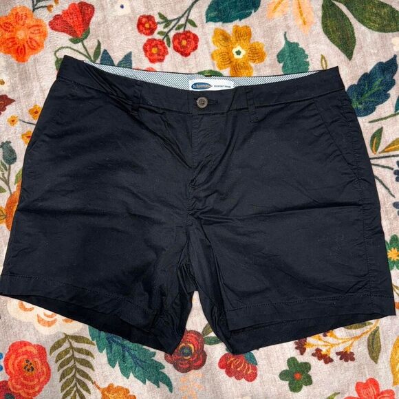 Old Navy Black High Waist Everyday Shorts (Cotton Chino Shorts) - Picture 2 of 8